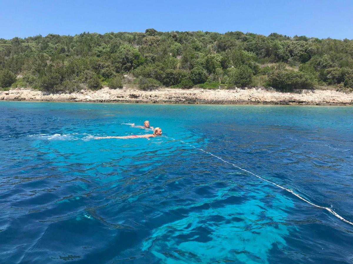 Blue Sea Blue Sky Daire Lovište Dış mekan fotoğraf